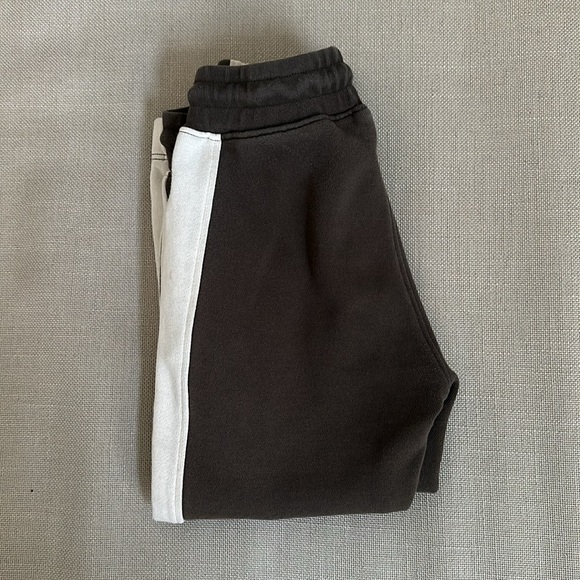 Rylee and Cru - Jogger pants in Charcoal with white stripe on sides - Picture 9 of 9